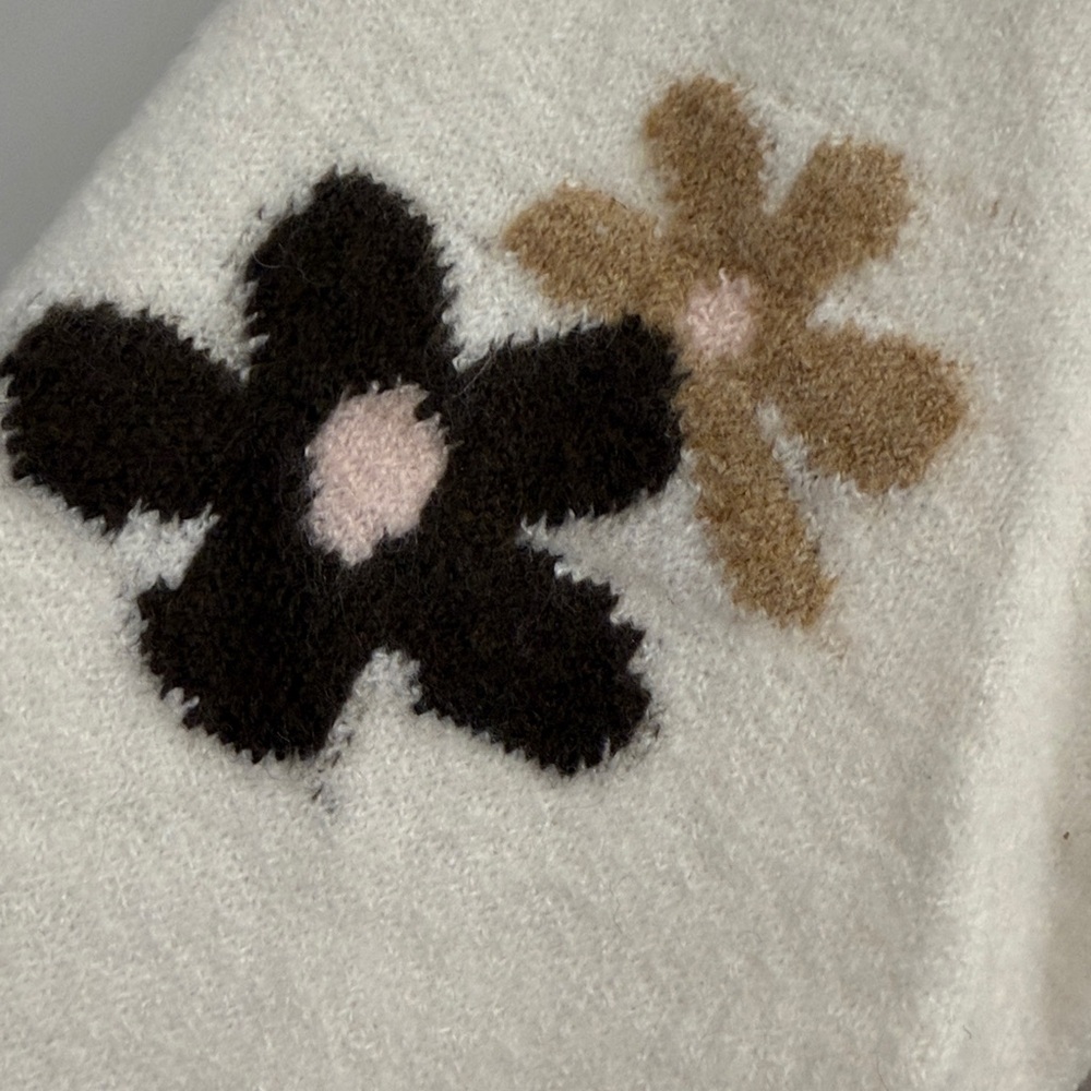 CeCe Cream Floral Sweater - Picture 5 of 5